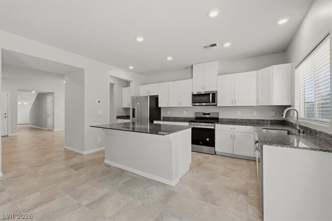 Building Photo - 1058 Willow Berry Ave