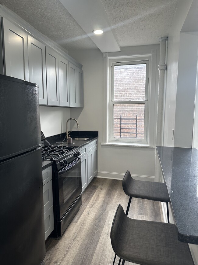 Primary Photo - 154 Radford St