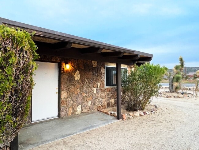 Building Photo - 57372 Yucca Trail