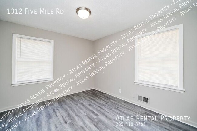 Building Photo - 1312 5 Mile Rd