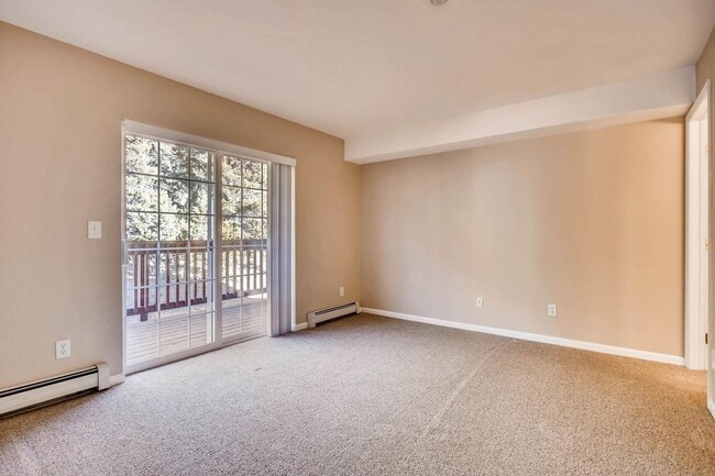 Building Photo - Heat included!  1 car garage!  Vaulted Cei...