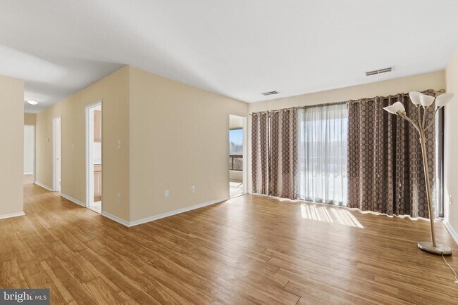 Building Photo - 561 Florida Ave