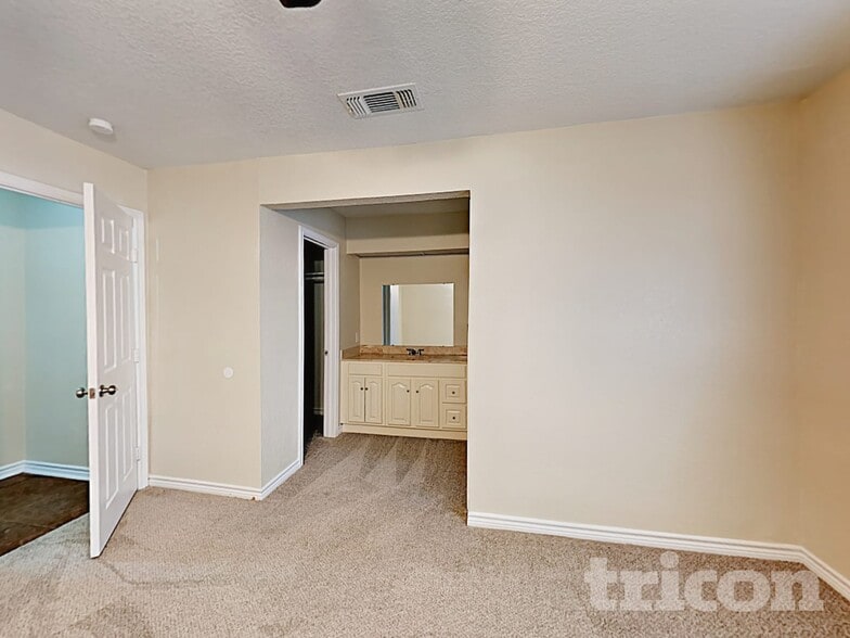 Building Photo - 6515 Ridge Cir Dr