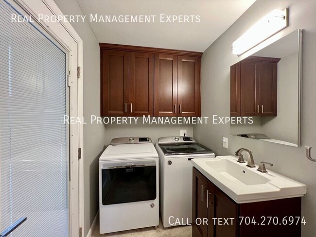 Building Photo - 21212 Rio Oro Dr