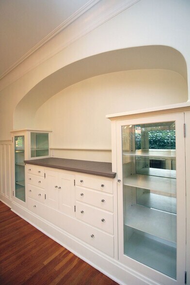 Building Photo - 803 NE Laurelhurst Pl