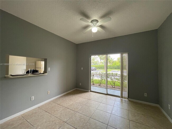 Building Photo - 840 Cypress Park Way