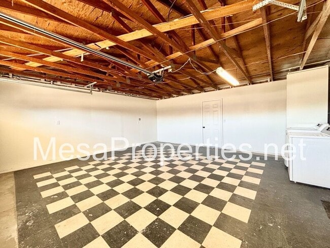 Building Photo - 7095 Lyons Ave