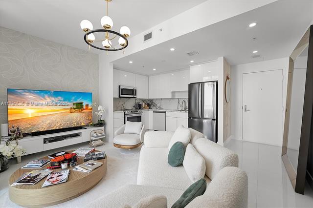 Building Photo - 300 S Biscayne Blvd