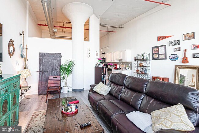 Primary Photo - 720 N 5th St