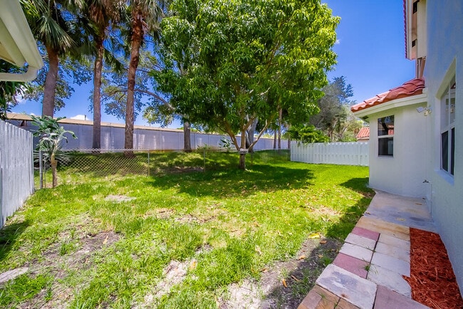 Building Photo - 7261 Nautica Way