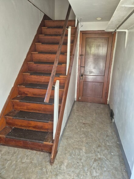 Building Photo - 19 Charles St