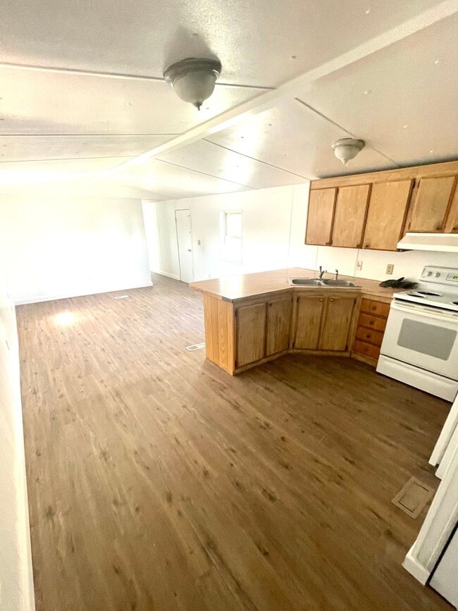Building Photo - 765 Eve Dr