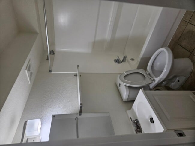 Building Photo - 1310 S Hardy Dr