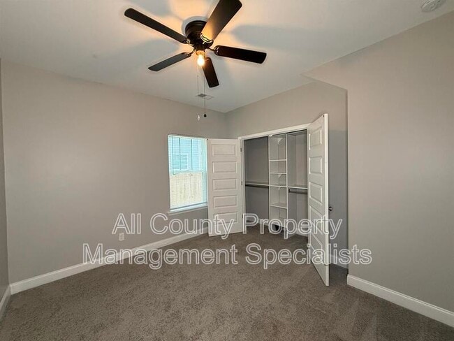 Building Photo - 333 Underhill Dr