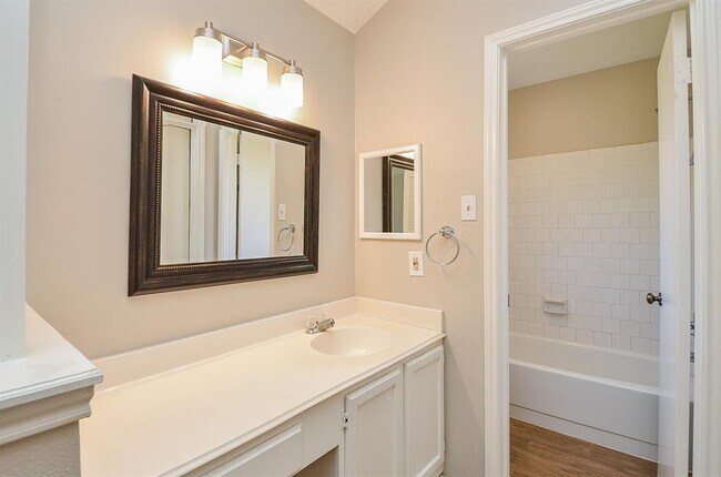 Building Photo - 1246 Summer Park Ln