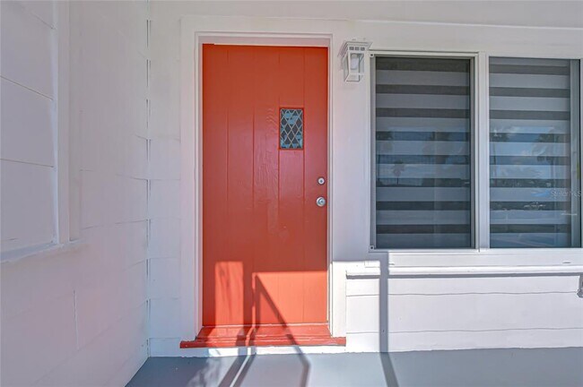 Building Photo - 5737 Shore Blvd S