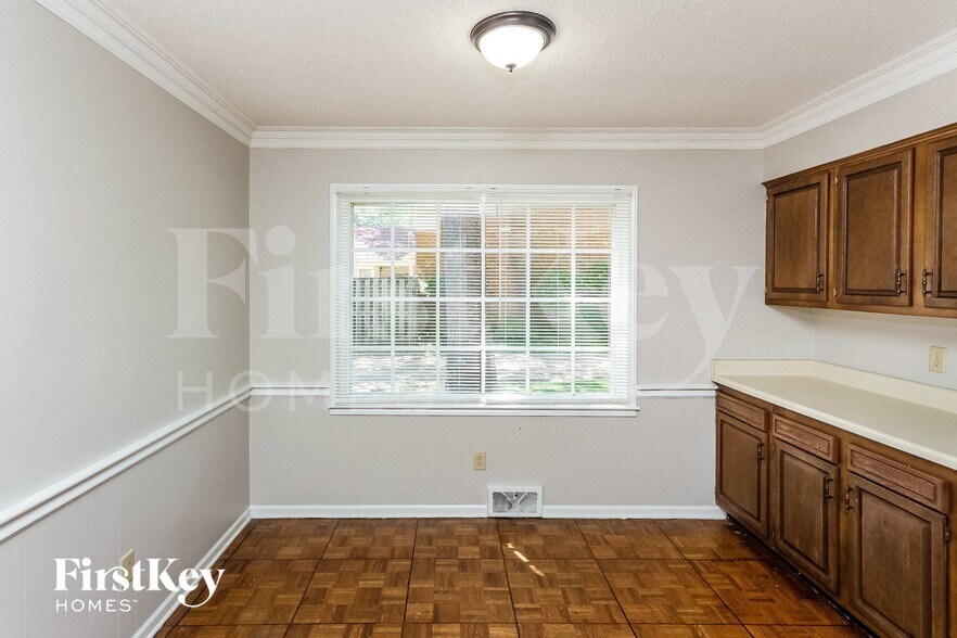 Building Photo - 6991 Dashwood Dr