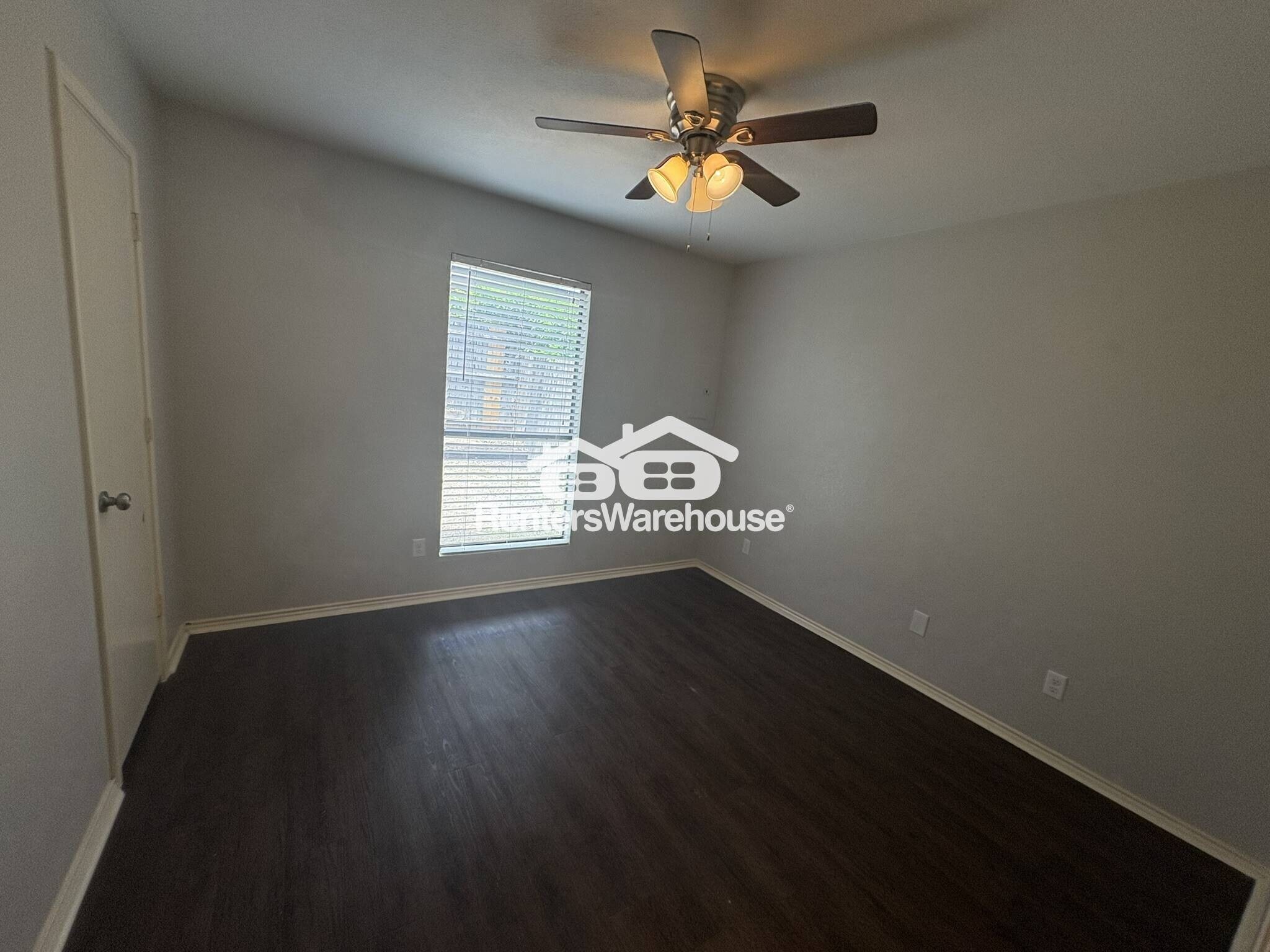 Building Photo - 10258 Maverick Dr