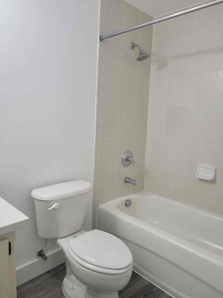 Building Photo - 7330 NW 114th Ave