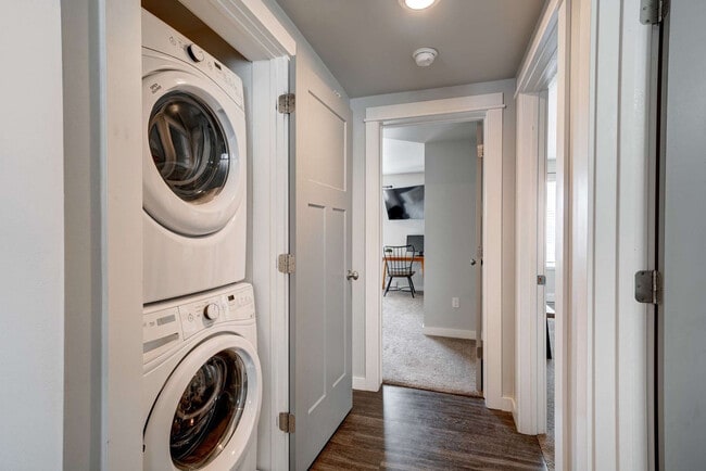 Building Photo - 360 Enterprise Blvd