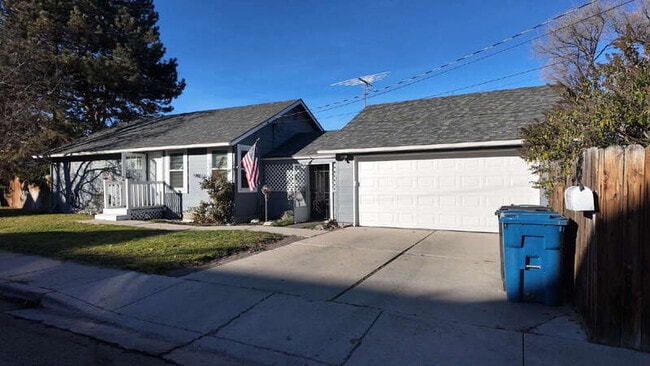 Building Photo - 3580 Dill Dr