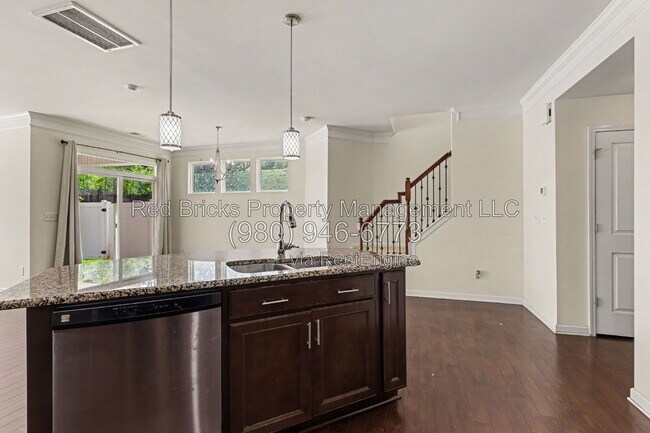 Building Photo - 13431 Savannah Point Dr
