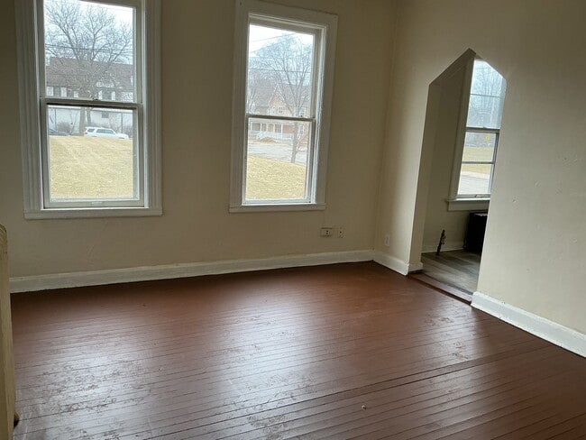 Building Photo - 1120-22 W Hadley St