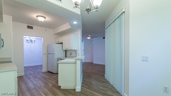 Building Photo - 2200 Arielle Dr