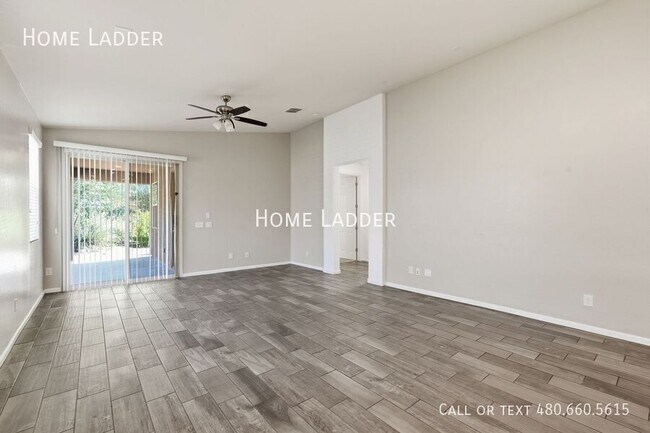 Building Photo - 3234 E Dogwood Pl
