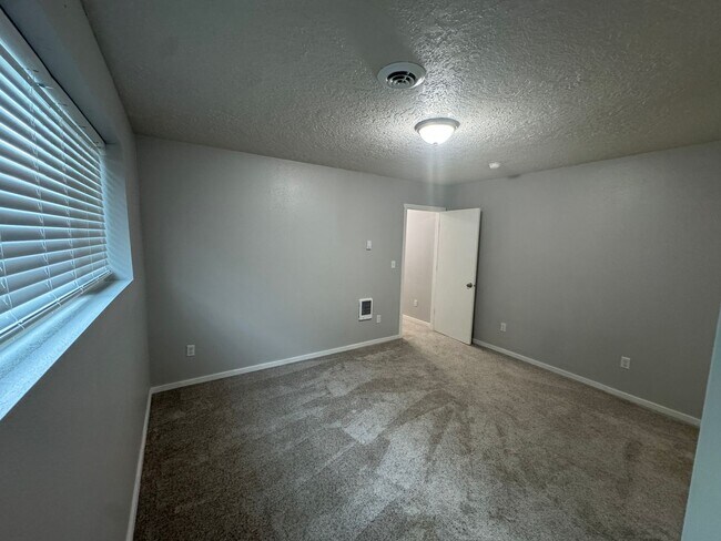 Building Photo - WA3309