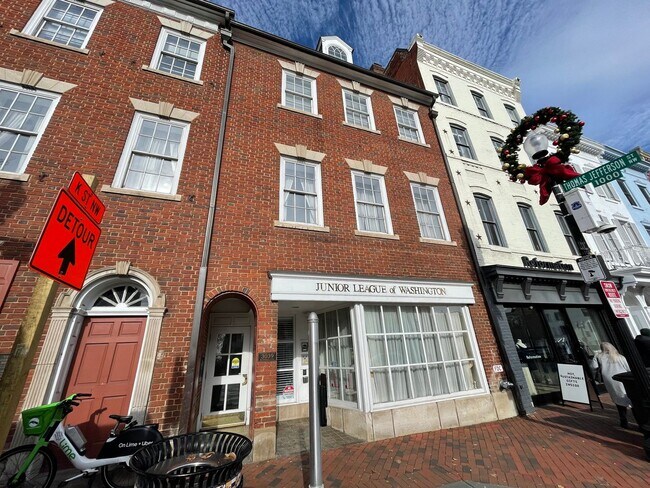 Building Photo - Junior League - 3039 M