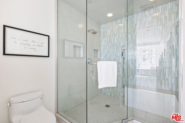 Building Photo - 2241 Canyonback Rd