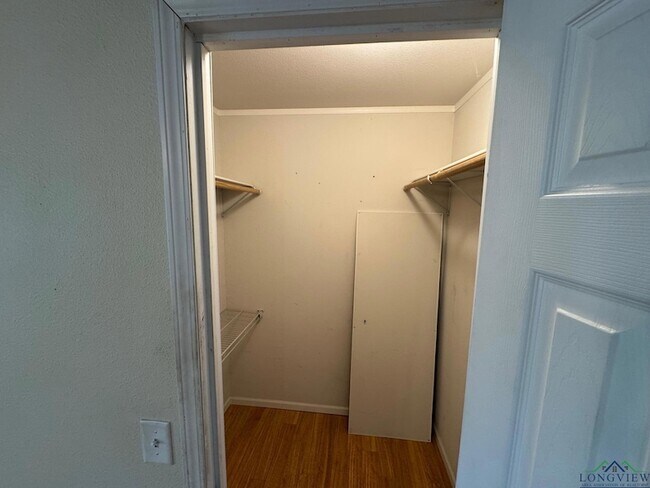 Building Photo - 268 Joy Ln