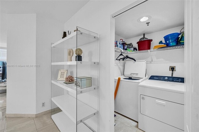 Building Photo - 9455 Collins Ave
