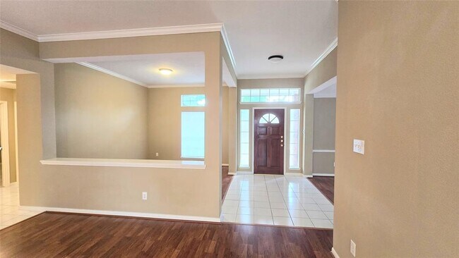 Building Photo - 1602 Summer Rain Dr