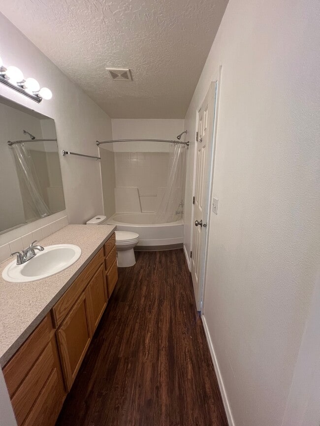 Building Photo - 3 Bed 2 Bath House in Nampa!