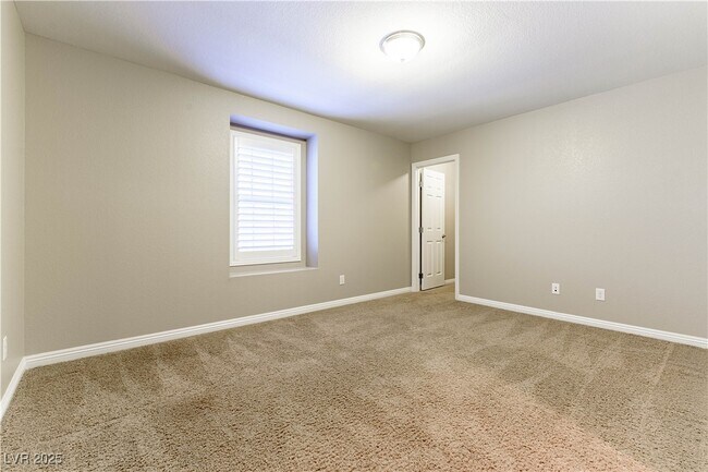 Building Photo - 1433 Overseer Ave