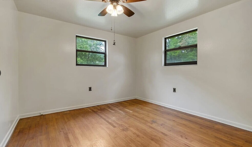 Bedroom - 1927 Grimes Ln
