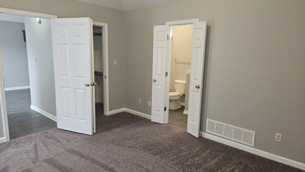 Building Photo - 8382 Regal Bend Dr