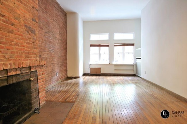 Building Photo - 309 West 76th Street