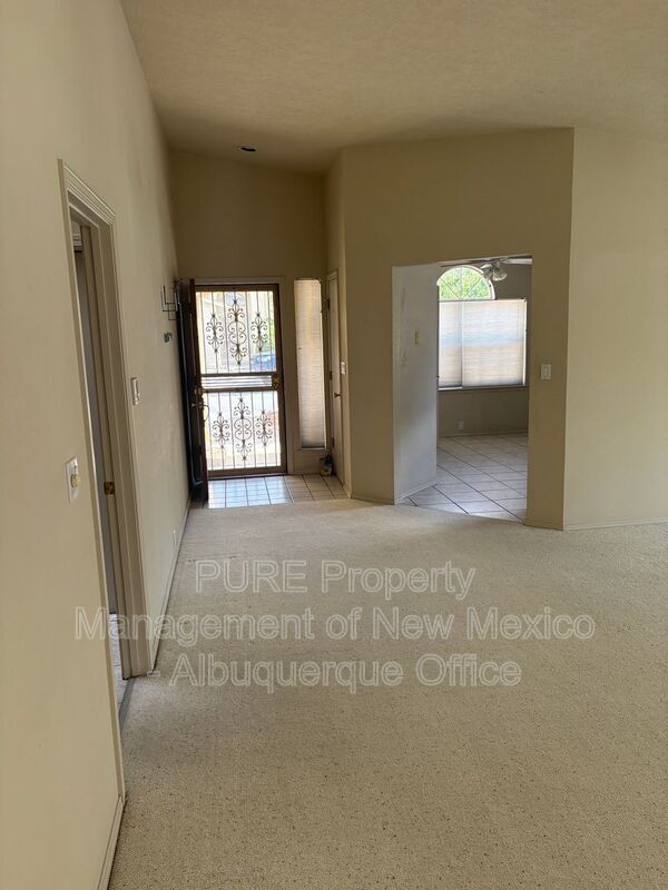 Building Photo - 10901 Lagrange Park Dr NE