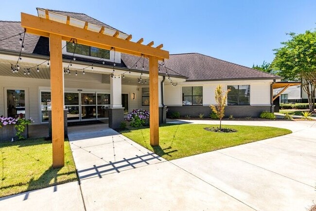 Building Photo - Move in Today @ The Spoke Peachtree Corners-Specials are Limited Time Only! 678-535-9535