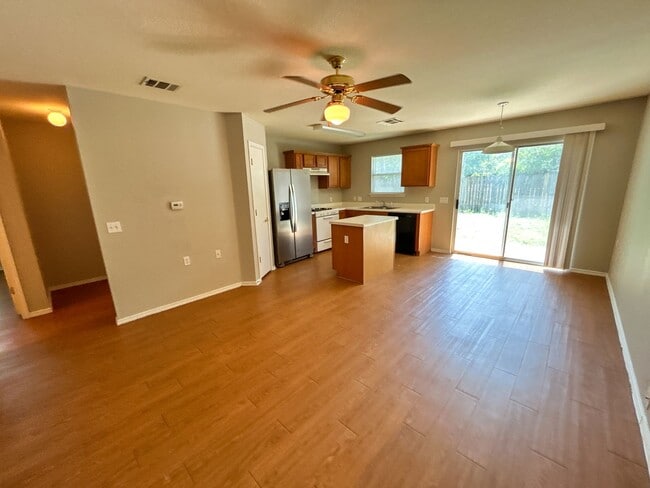 Building Photo - Cozy 3/2 house in Joseph Edward Subdivision