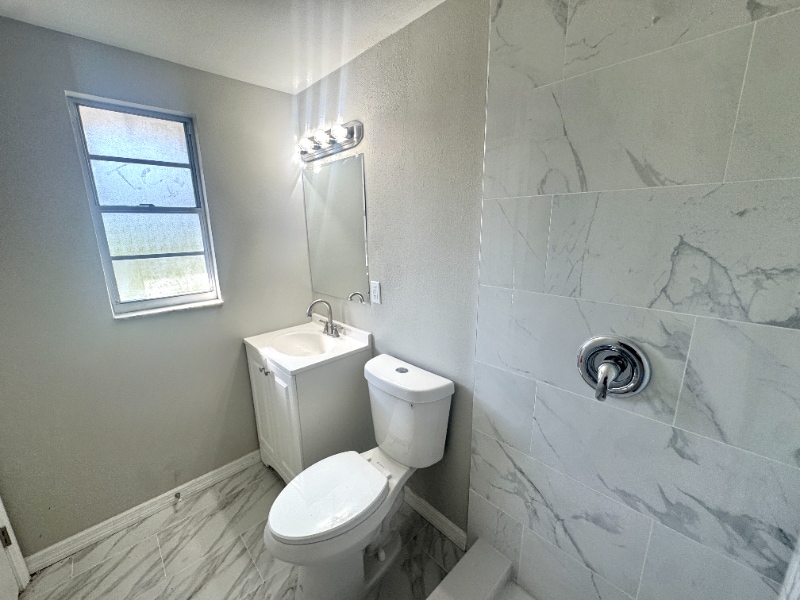 Building Photo - 5928-5930 13th St Ct E