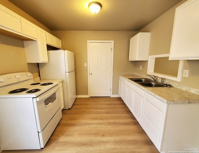 Building Photo - 203 Ardmore St