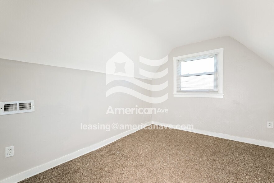 Building Photo - 881 Miller Ave