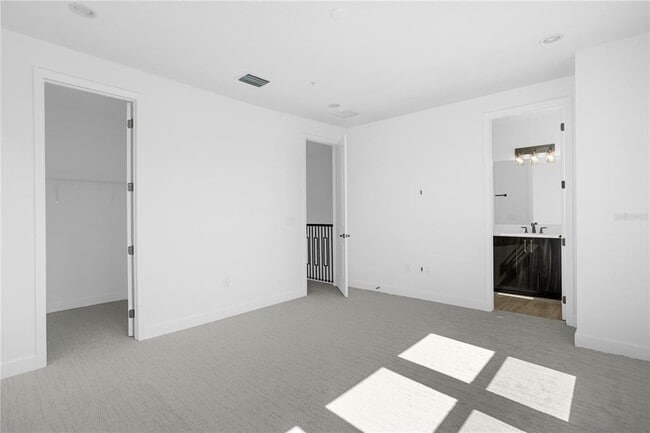 Building Photo - 2362 Brix St