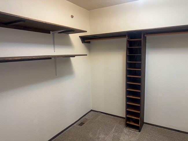 Building Photo - Pet-Friendly AMAZING Home Close To Town, Yet Private And Peaceful!