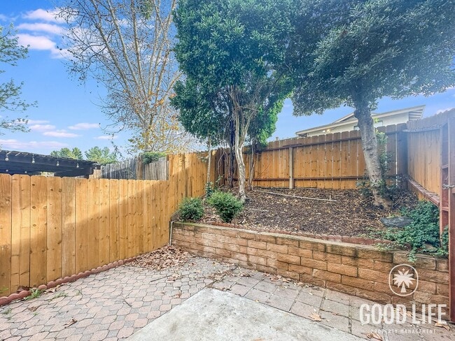 Building Photo - Charming 2-Story Santee Home with Private Patio, In-Unit Laundry & A/C