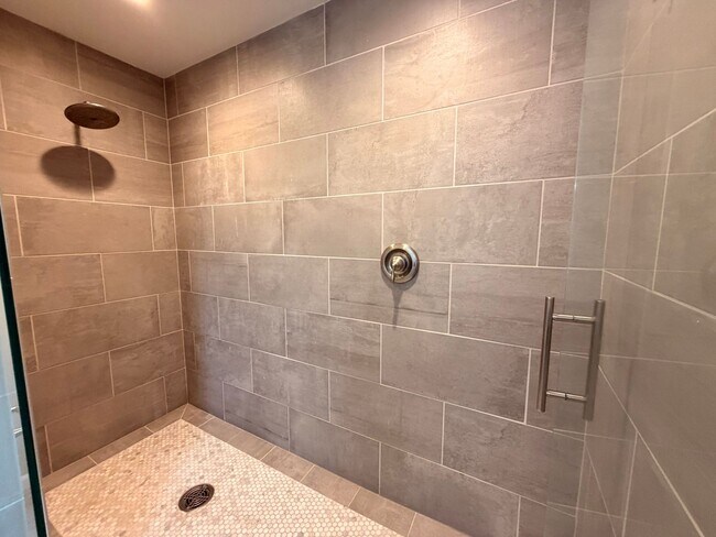 Building Photo - Forest Hill Schools - executive home